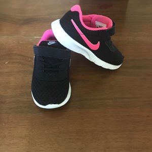 Adorable Nike shoes